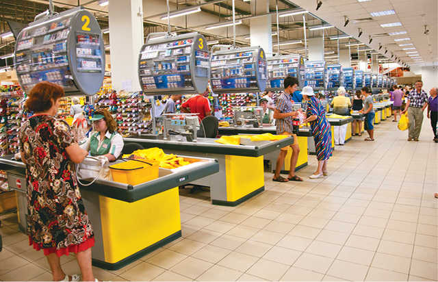 С кровью у виска: соцсети повеселил курьезный случай в украинском супермаркете