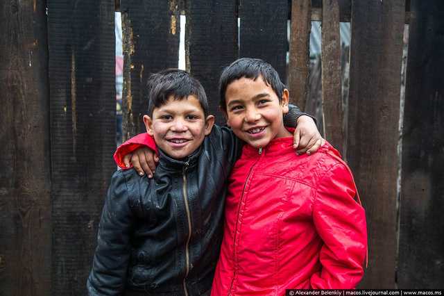 Михаил Подоляк: “Столичный цыганский табор”