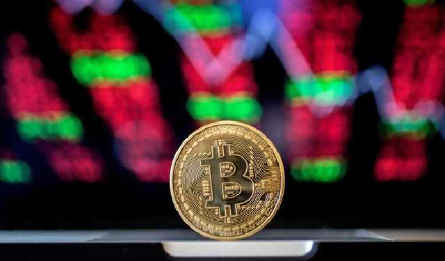 Курс Bitcoin обвалился на фоне многомиллионной кражи на бирже