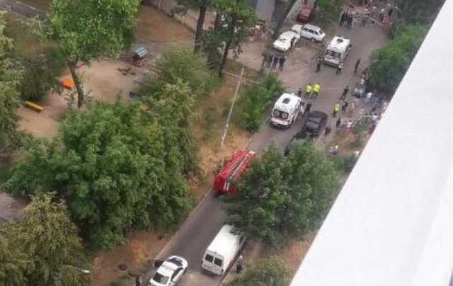 На Чернобыльской в Киеве взорвалась машина, ранены четверо детей