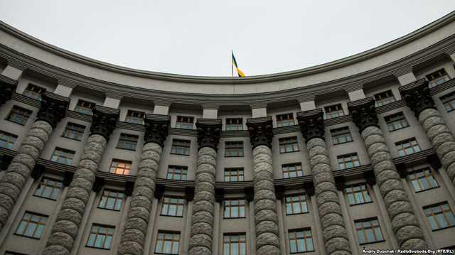 Кабмін хоче дозволити використовувати телефони і планшети замість касових апаратів