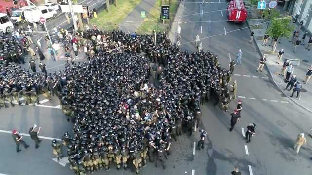 Появилось видео разгона националистов перед Маршем равенства в Киеве
