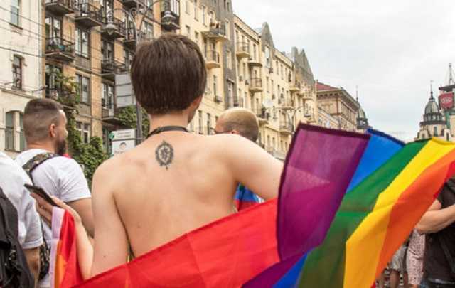 «Свободная страна ограниченных возможностей»: реакция соцсетей на ЛГБТ-парад в Киеве
