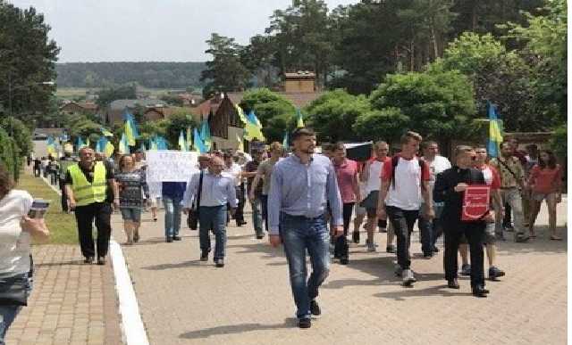 Скандальний забудовник Зіневич підставив АвтоЄвроСилу, привівши їх під будинок Луценка