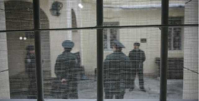 Банду, которая жгла аптеки и избила депутата в Харькове, оставили в СИЗО