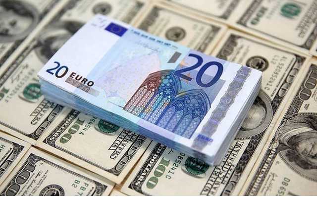 Верховная Рада разрешила украинцам покупать валюту онлайн