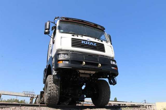 КрАЗ представил новый внедорожный тягач