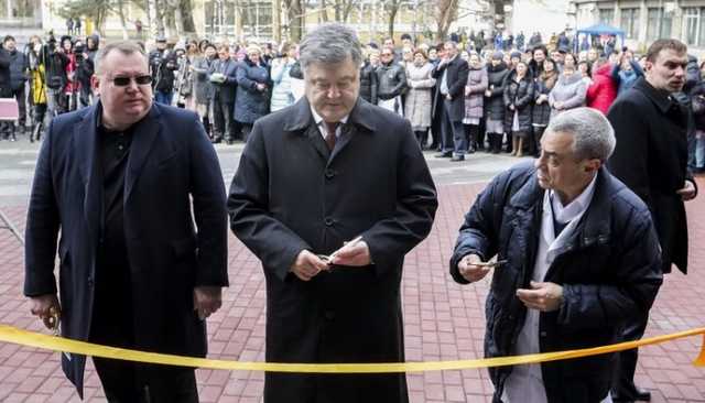 Юрий Касьянов: “Он работает открывателем-речитолкателем?”