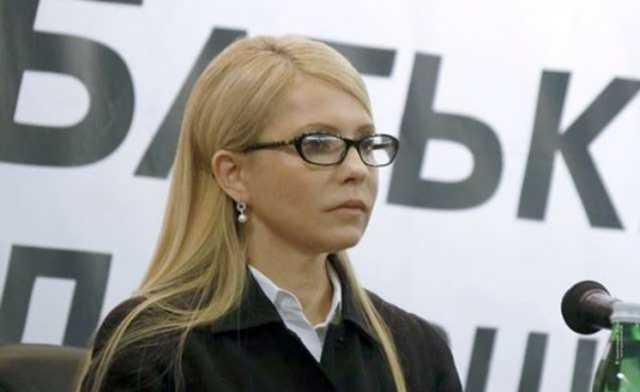 «Старый курс для Украины. Новые возможности для Тимошенко» – лидера «Батькивщины» рекламируют уже под ночными клубами