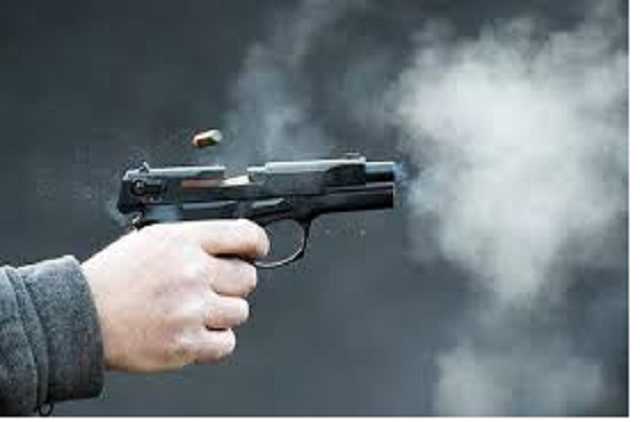 Под Киевом пьяный помощник нардепа ранил подростка из травмата