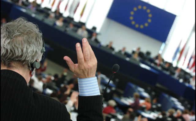 Совет ЕС окончательно утвердил выделение миллиарда евро для Украины