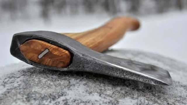 В Запорожье лейтенант избил топором солдата: СМИ назвали неожиданную причину