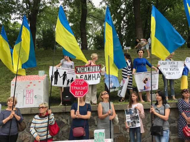 Требуют запустить программу доступного жилья: Кабмин пикетируют переселенцы