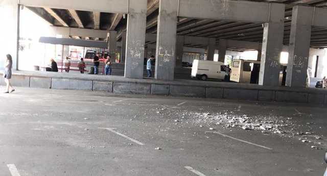 "Град из камней": в Киеве начал рушиться мост