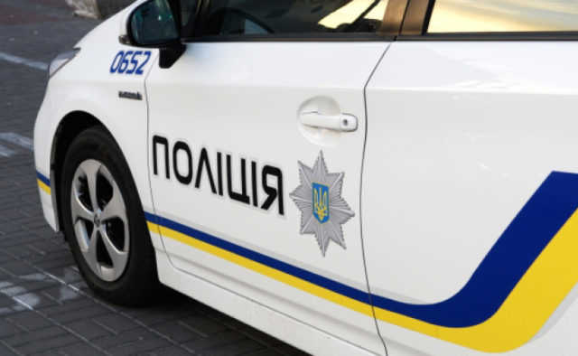 В Киеве смелые прохожие догнали и задержали двух грабителей