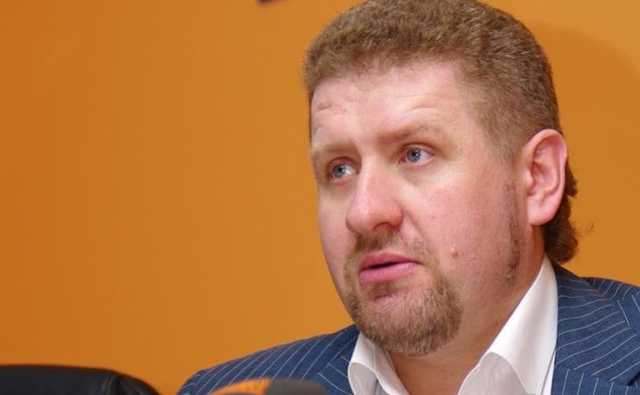 Эксперт объяснил, что означает возможное участие Зеленского и Вакарчука в выборах