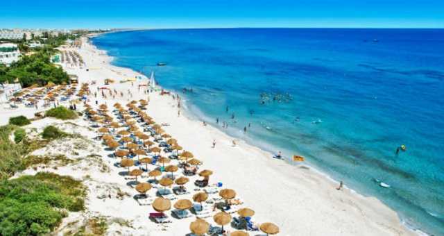 Большинство туристов, застрявших в Тунисе, останутся там еще на два дня