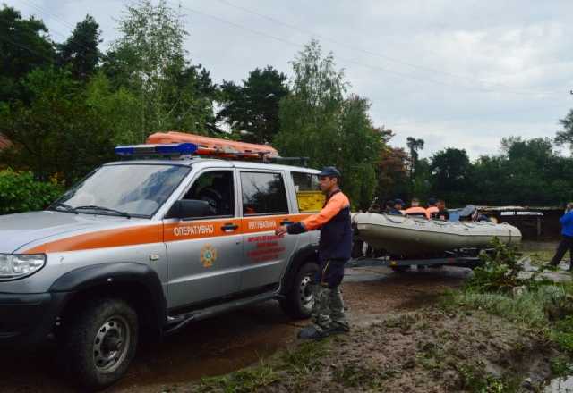 У Чернігові продовжуються рятувальні роботи через сильне затоплення