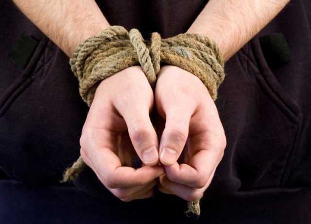 Правоохранители расследуют анонимные угрозы убить детей-заложников