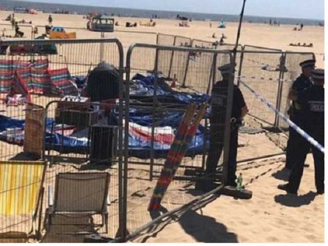 От жары на британском пляже «взорвалась» надувная горка-батут: погиб ребенок