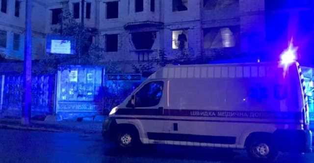 В Киеве девушка упала с недостроя, пытаясь сделать селфи на краю многоэтажки