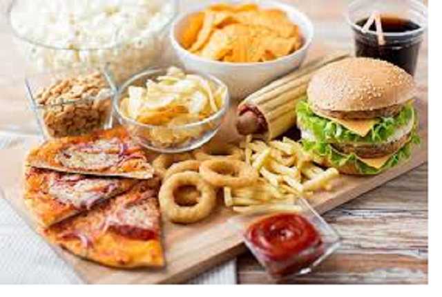 Более 42% расходов украинцев приходится на еду