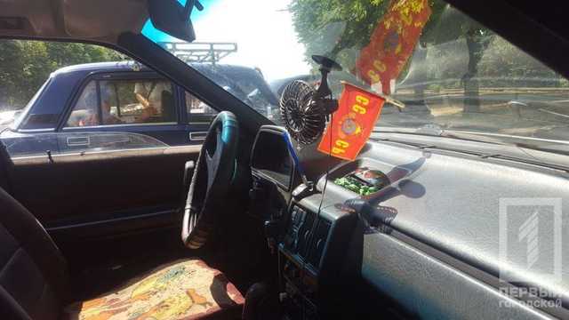 В Кривом Роге водитель наехал на пешехода из-за замечания о флаге СССР