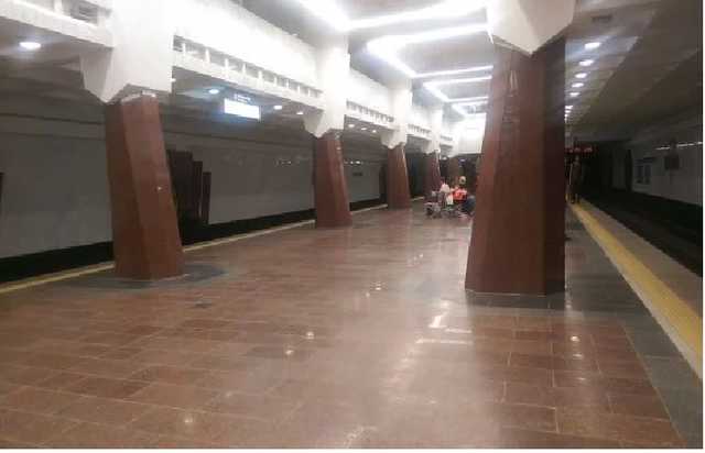 В харьковском метро мужчина разлил опасную жидкость