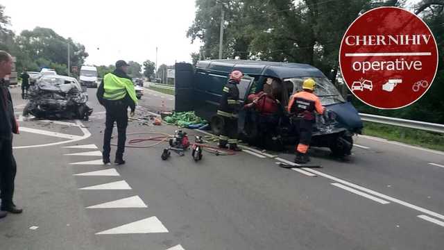 У жахливому ДТП в Чернігові загинуло троє людей