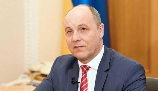 Парубий подписал президентский закон о валюте