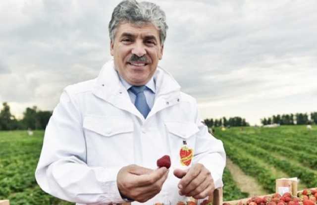 Стопами Симоненко: российский коммунист и кандидат в президенты бросил жену ради тайной семьи