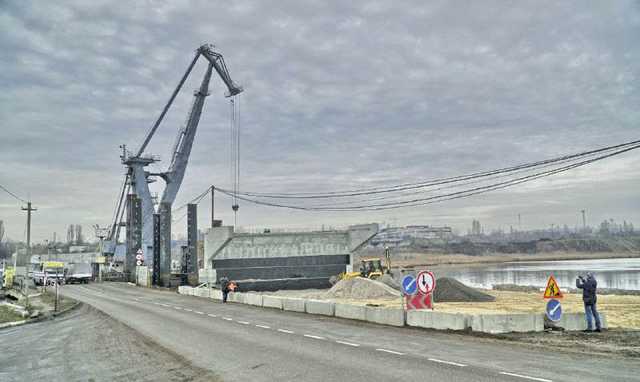 Работники Ильичевского порта «пожертвовали» 70 млн.гривен на строительство моста через Сухой Лиман