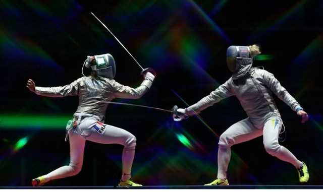 Сборная Украины по фехтованию потеряла багаж с оружием перед чемпионатом мира