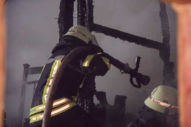 В Киеве на Осокорках дотла сгорел двухэтажный дом