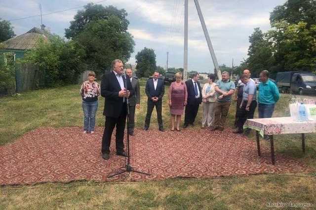 Тепер у заступника харківського губернатора є своє фото з килимом