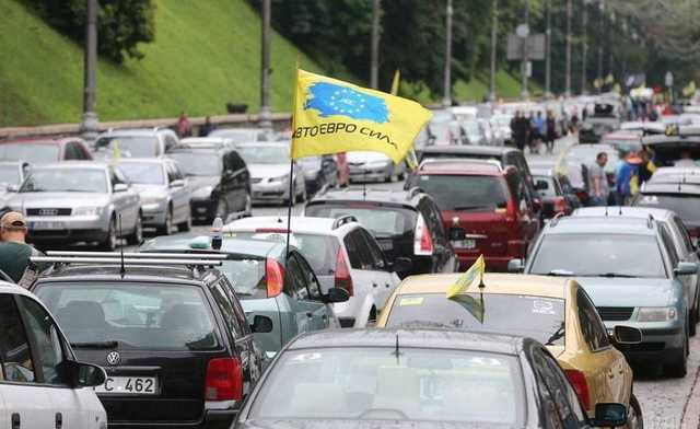 Под Радой проходят два протеста одновременно: шахтеров и автомобилистов