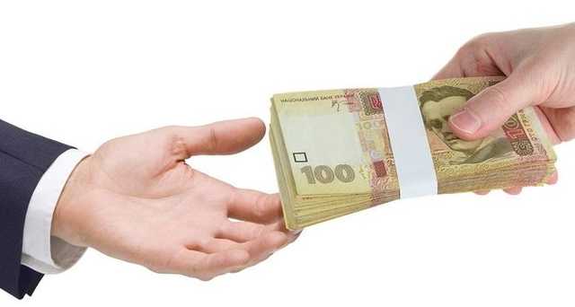 Украинцы несут гривну в банки и почти не кредитуются