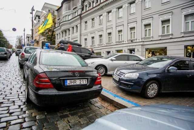 Автовладельцы подали в суд на правительство из-за усиления прав полиции на таможне