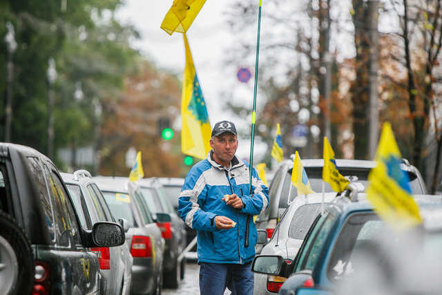 "Закон поставит всех на колени". Юрист объяснил риск усиления контроля за перемещением "евроблях"