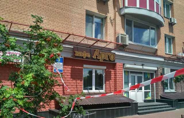 Выжившая во время стрельбы в кафе Киева: "На улицу мы выползали по-пластунски"