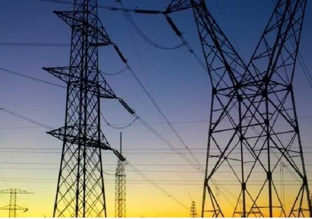 Отрезали от мира: в засыхающем Крыму отключили свет