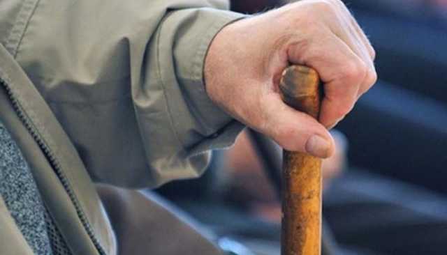 Соцработница спаивала пенсионерку, чтобы завладеть ее имуществом