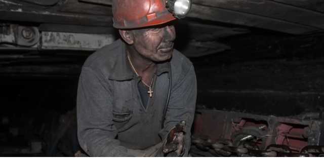 На Луганщине 90 горняков оказались заблокированы под землей