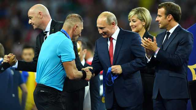 Охране Путина пришлось защищать его в раздевалке сборной Франции