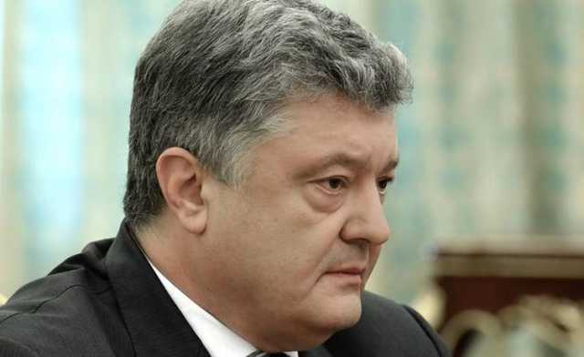 В соцсетях высмеяли мятый костюм Порошенко на саммите НАТО