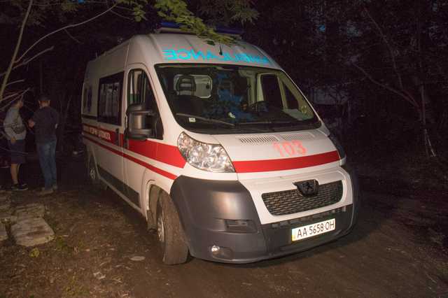 В Киеве с крыши недостроенного корпуса психбольницы упал подросток