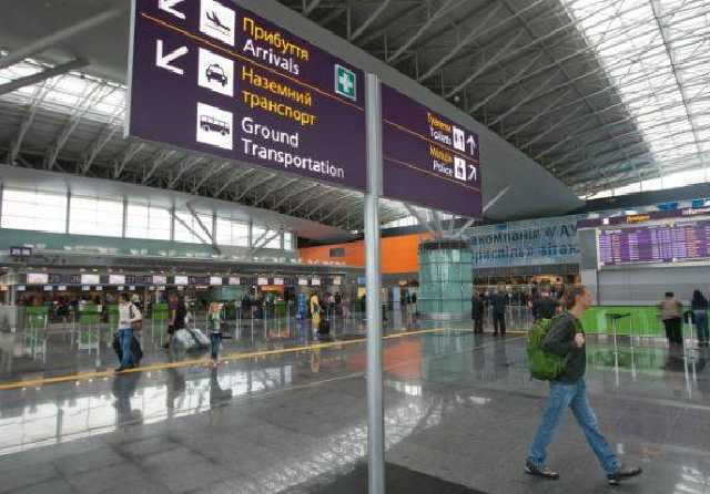 Летевшие в Турцию туристы застряли в "Борисполе"