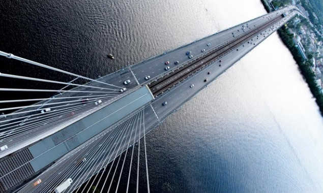 В Киеве почти на три недели ограничат движение по Южному мосту