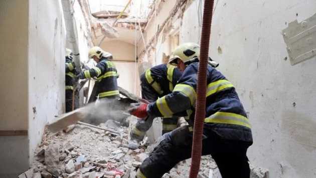 На стройке в центре Праги на трех украинцев обрушилась часть дома: подробности