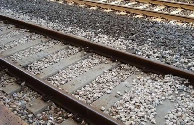 Машинистов поезда, который сбил женщину в Николаевской обл., уволили с работы